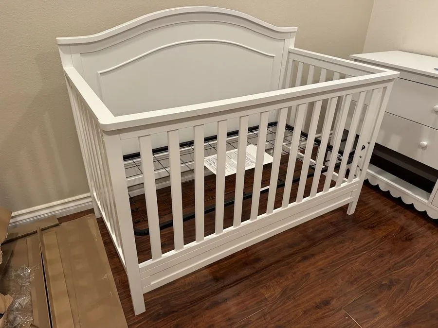 Convertible crib