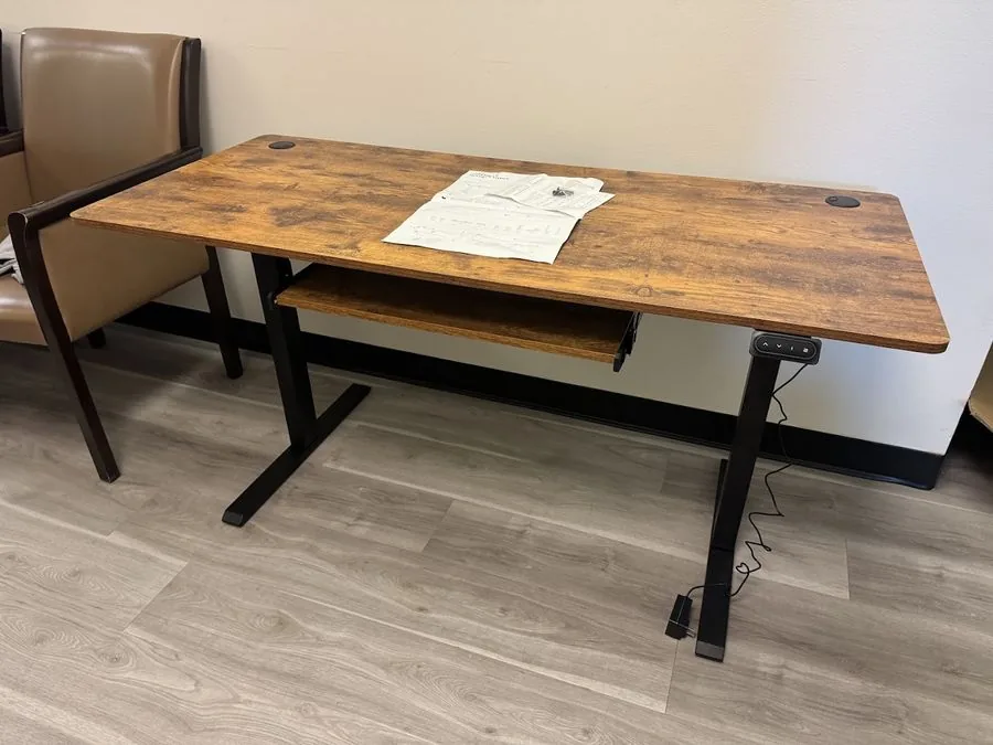 Standing desk